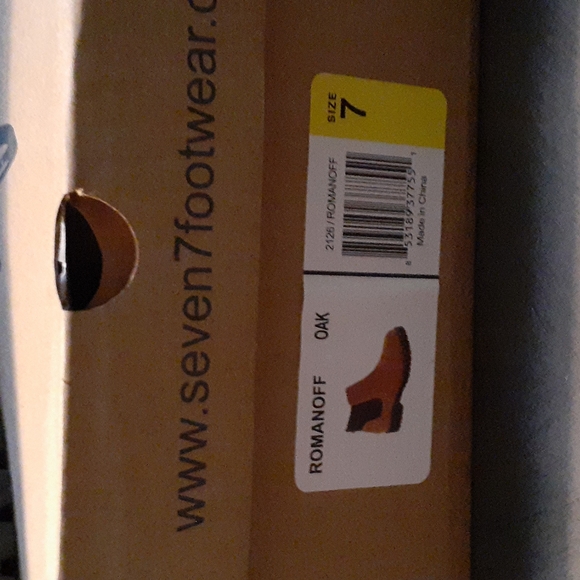 Boots - Picture 3 of 7